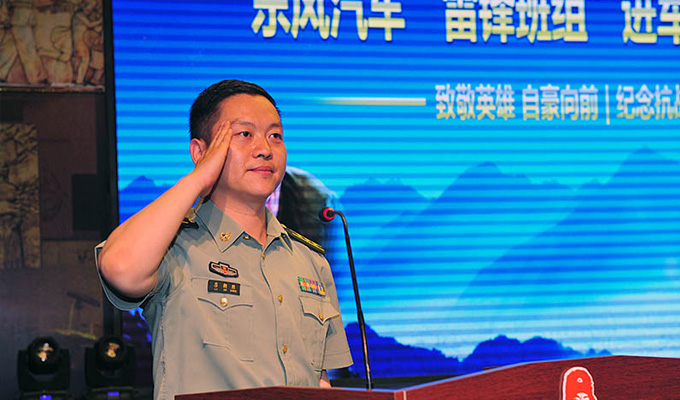 東風(fēng)汽車(chē)?yán)卒h班組走進(jìn)軍營(yíng)活動(dòng)現(xiàn)場(chǎng)