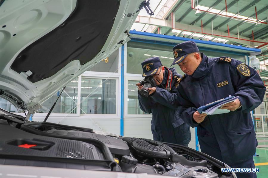 CHINA-CHONGQING-EUROPE-SPECIAL TRAIN FOR COMMERCIAL VEHICLES-CUSTOMS CLEARANCE (CN)