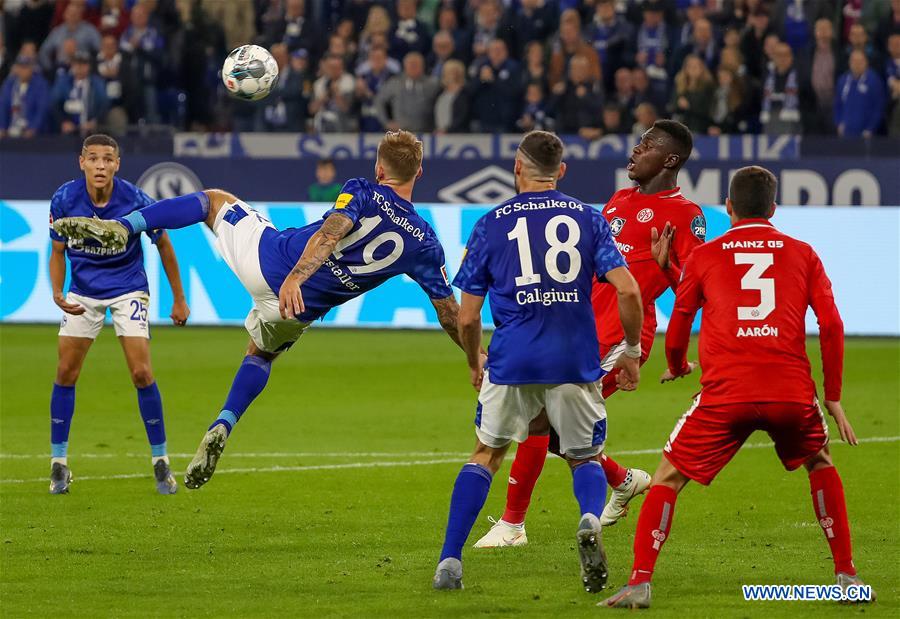 (SP)GERMANY-GELSENKIRCHEN-BUNDESLIGA-SOCCER-SCHALKE 04 VS MAINZ