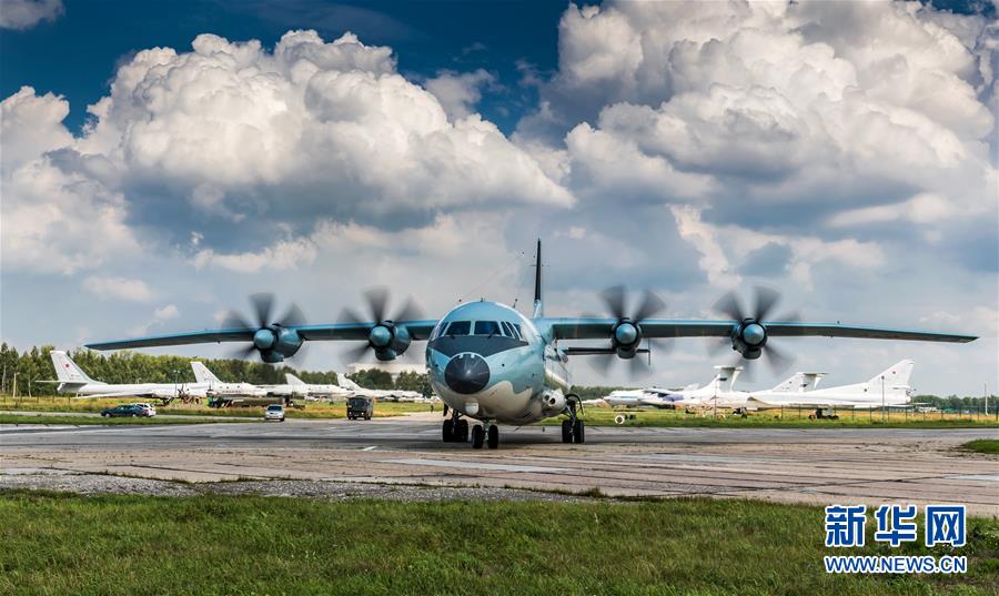 (國(guó)際·圖文互動(dòng))(1)中國(guó)空軍參加“國(guó)際軍事比賽-2018”的五型戰(zhàn)機(jī)和空降兵分隊(duì)抵達(dá)俄羅斯