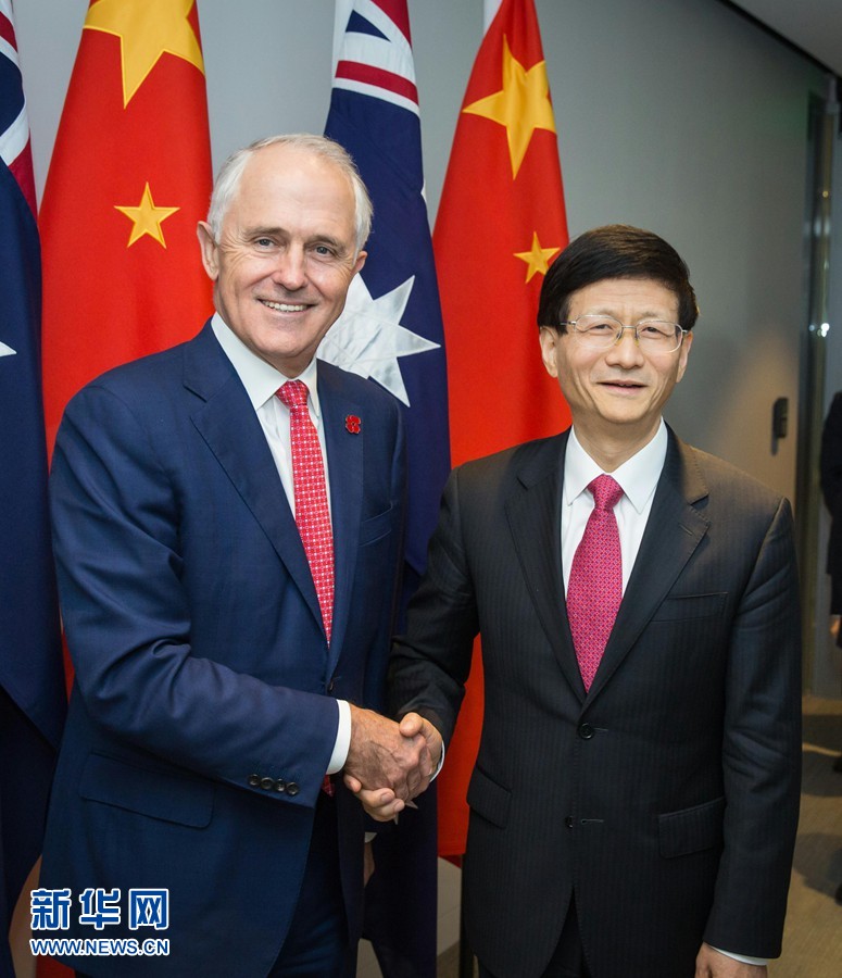 4月21日,正在澳大利亞訪問的中共中央政治局委員、中央政法委書記孟建柱(右)在悉尼會見澳總理特恩布爾。 新華社發(朱宏業攝)  4月21日,正在澳大利亞訪問的中共中央政治局委員、中央政法委書記孟建柱(右)在悉尼會見澳總理特恩布爾。 新華社發(朱宏業攝)