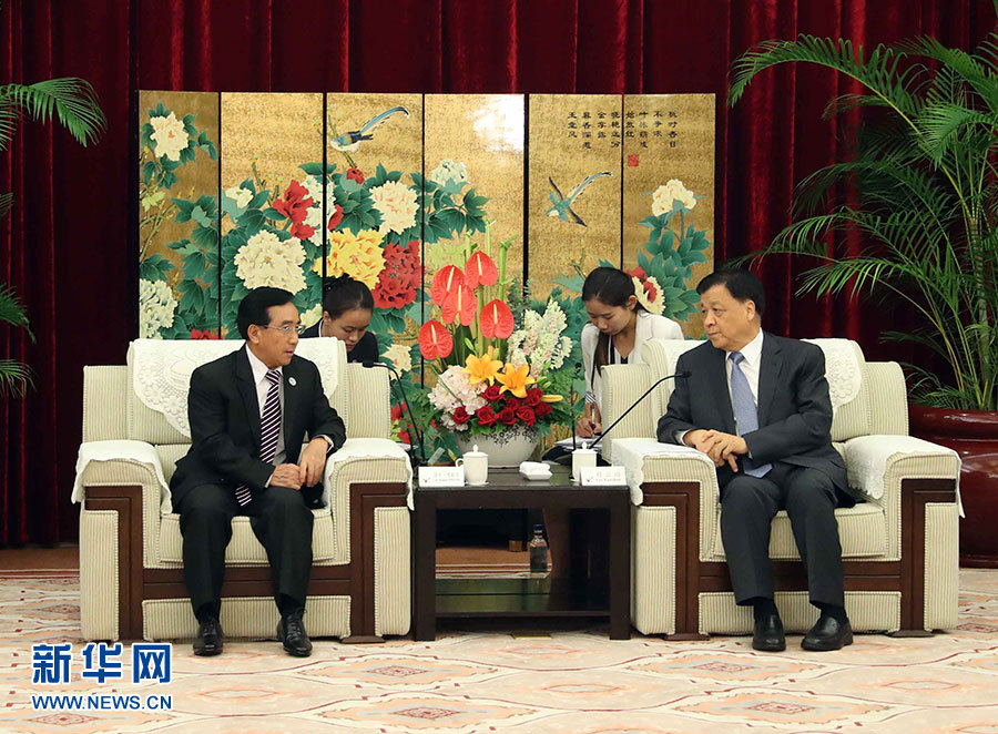 6月11日,中共中央政治局常委、中央書記處書記劉云山在福州會(huì)見(jiàn)來(lái)華出席金磚國(guó)家政黨、智庫(kù)和民間社會(huì)組織論壇的老撾人民革命黨中央政治局委員、中央書記處常務(wù)書記、國(guó)家副主席潘坎。新華社記者劉衛(wèi)兵攝 6月11日,中共中央政治局常委、中央書記處書記劉云山在福州會(huì)見(jiàn)來(lái)華出席金磚國(guó)家政黨、智庫(kù)和民間社會(huì)組織論壇的老撾人民革命黨中央政治局委員、中央書記處常務(wù)書記、國(guó)家副主席潘坎。新華社記者劉衛(wèi)兵攝