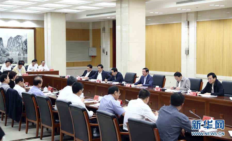 9月21日,中宣部在北京召開中央媒體駐外機構(gòu)外宣工作座談會。中共中央政治局委員、中央書記處書記、中宣部部長劉奇葆出席座談會并講話。新華社記者 謝環(huán)馳 攝  9月21日,中宣部在北京召開中央媒體駐外機構(gòu)外宣工作座談會。中共中央政治局委員、中央書記處書記、中宣部部長劉奇葆出席座談會并講話。新華社記者 謝環(huán)馳 攝