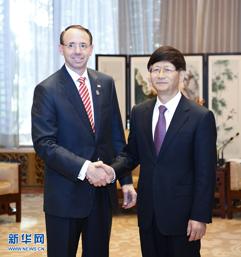 9月26日，中共中央政治局委員、中央政法委書記孟建柱在北京會見來華出席國際刑警組織第86屆全體大會的美國司法部常務副部長羅森斯坦。新華社記者 張領 攝