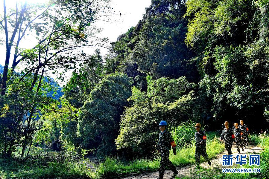 (十九大時光·圖文互動)(6)變革不平凡 奮進新時代——來自基層蹲點現場的報道