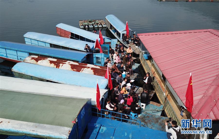 (新華全媒頭條·圖文互動(dòng))(10)全黨來一個(gè)大學(xué)習(xí)——新時(shí)代中國共產(chǎn)黨人的理論自覺