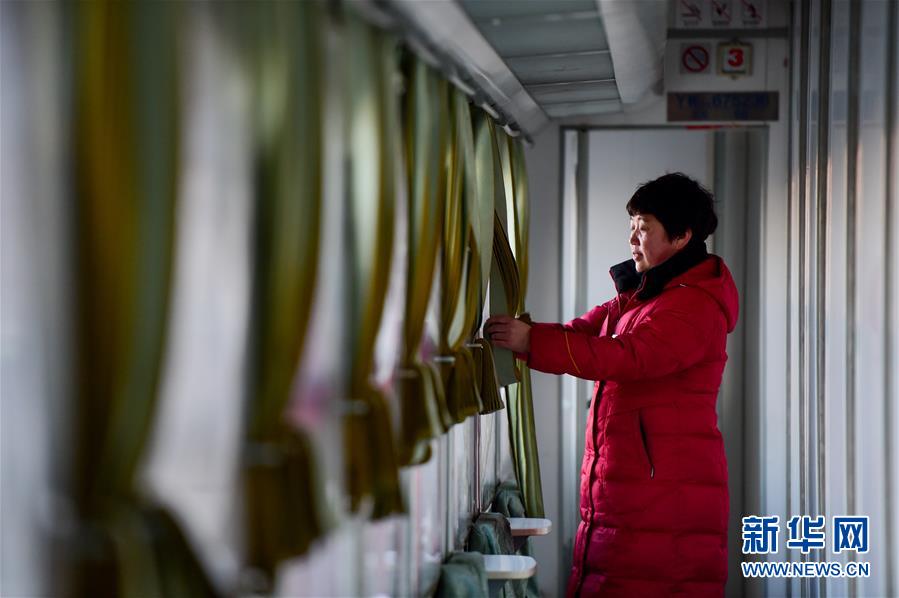 (圖片故事)(1)草原上的“便民巴士”