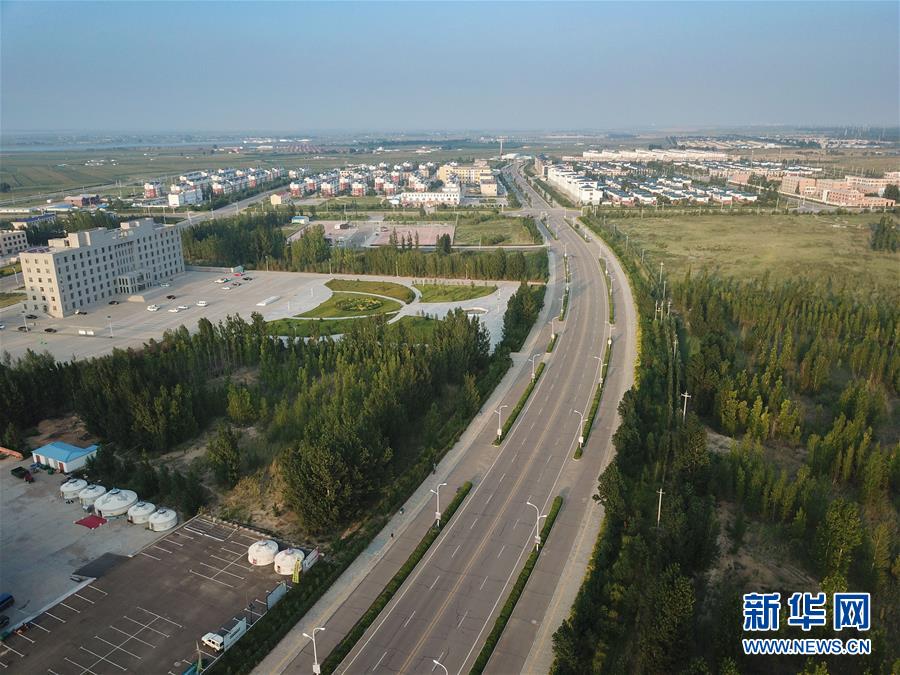 (新華全媒頭條·在習近平新時代中國特色社會主義思想指引下——新時代新作為新篇章·圖文互動)(8)綠富同興畫卷在沙海中鋪展——庫布其沙漠生態治理紀實