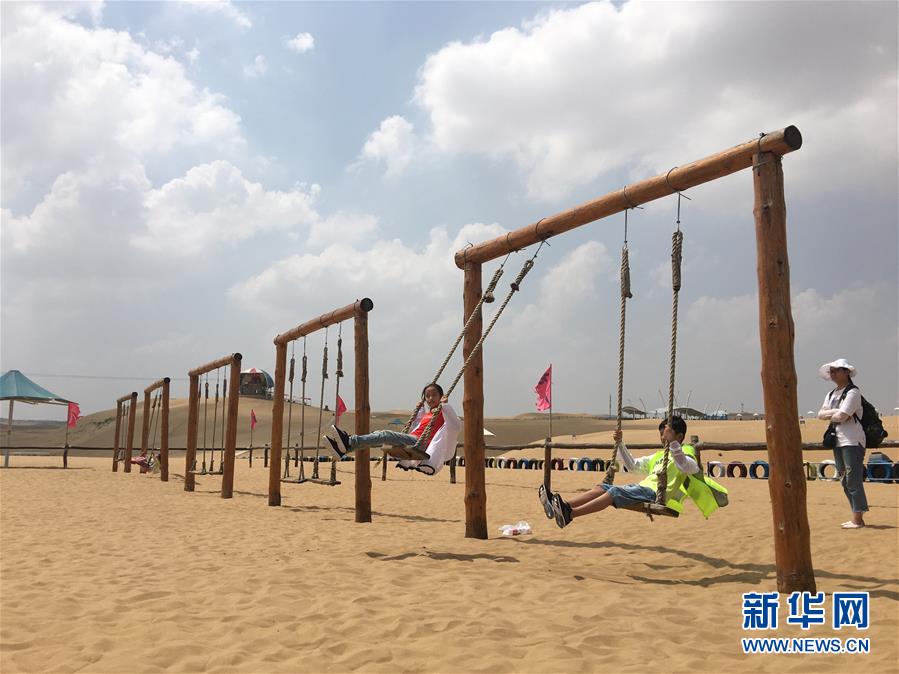 (新華全媒頭條·在習近平新時代中國特色社會主義思想指引下——新時代新作為新篇章·圖文互動)(11)綠富同興畫卷在沙海中鋪展——庫布其沙漠生態治理紀實