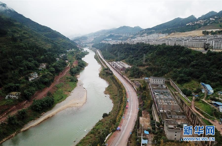 (在習(xí)近平新時代中國特色社會主義思想指引下·慶祝改革開放40周年·綠色發(fā)展·圖文互動)(3)烈火淬煉中的轉(zhuǎn)型之變——綠色發(fā)展之“火”的故事