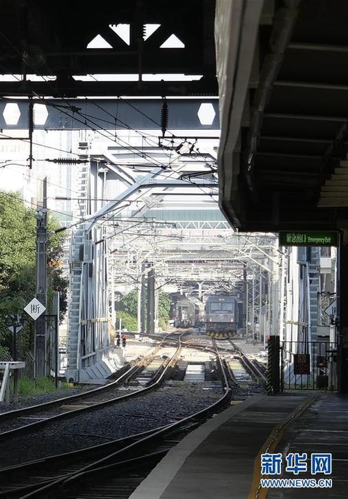 （圖文互動(dòng)）（5）四十年、一扇窗——兩地值守者眼中的羅湖橋