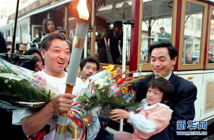 (改革先鋒風采·圖文互動)(4)展現(xiàn)團結一致的拼搏精神——記我國首位奧運冠軍許海峰