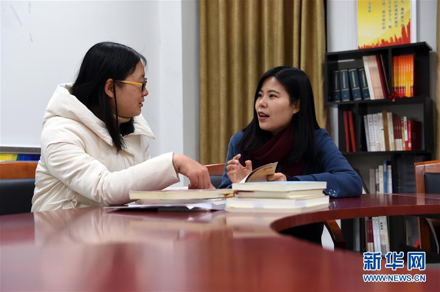 (在習(xí)近平新時代中國特色社會主義思想指引下·將改革開放進行到底·強國之基)(新華全媒頭條·圖文互動)(6)奮斗不停步 改革再出發(fā)——“四個自信”筑牢強國之基