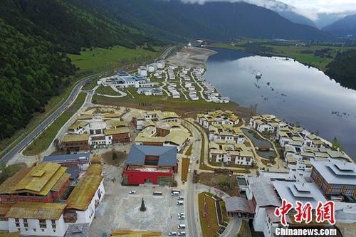資料圖:初夏的西藏林芝魯朗小鎮美輪美奐。<a target='_blank' ><p  align=