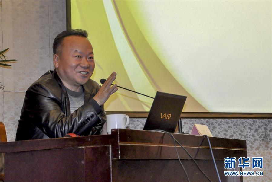 (新華全媒頭條·圖文互動(dòng))(1)一堂特殊而難忘的思政課——習(xí)近平總書記主持召開學(xué)校思想政治理論課教師座談會(huì)側(cè)記