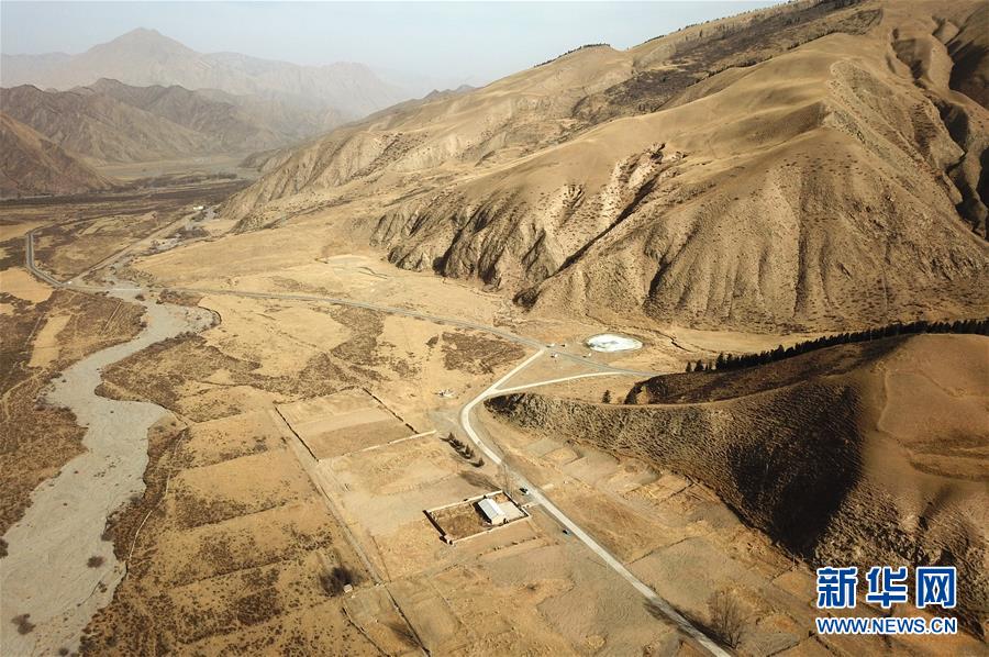 (新華全媒頭條·兩會精神看落實·圖文互動)(2)保持戰略定力 跨越重要關口——落實兩會精神加強生態文明建設述評