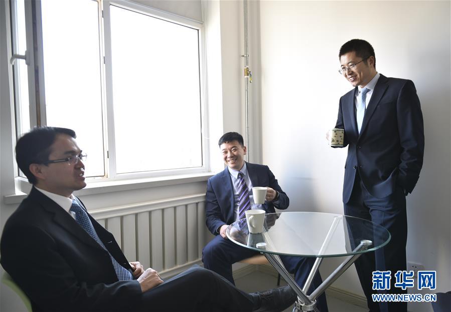 (愛國情 奮斗者·圖文互動(dòng))(2)擁抱“中國機(jī)遇” 實(shí)現(xiàn)人生價(jià)值——三博士歸國創(chuàng)業(yè)記