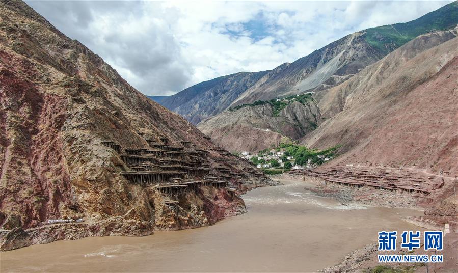 (圖文互動)(1)大地的饋贈 風和陽光的作品——西藏芒康鹽田的前世今生