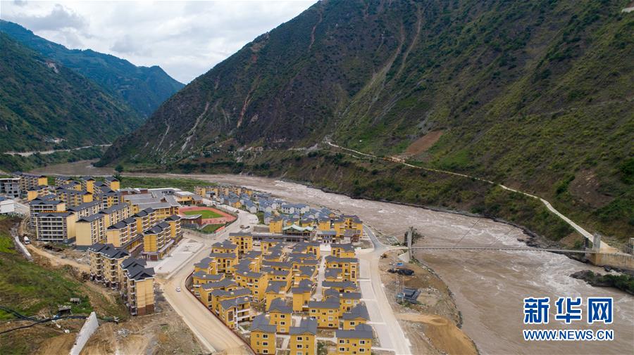 (直過民族脫貧攻堅·圖文互動)(1)下山!傈僳群眾開啟新生活