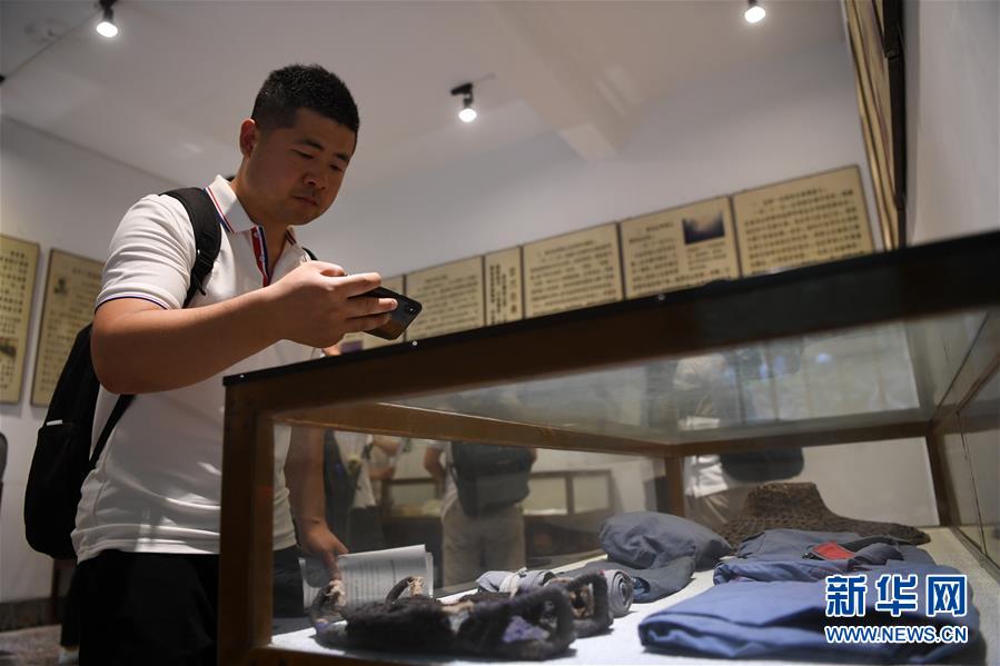 (壯麗70年·奮斗新時(shí)代——記者再走長(zhǎng)征路·圖文互動(dòng))(5)無名的犧牲——記在重慶石壕的那場(chǎng)生死離別