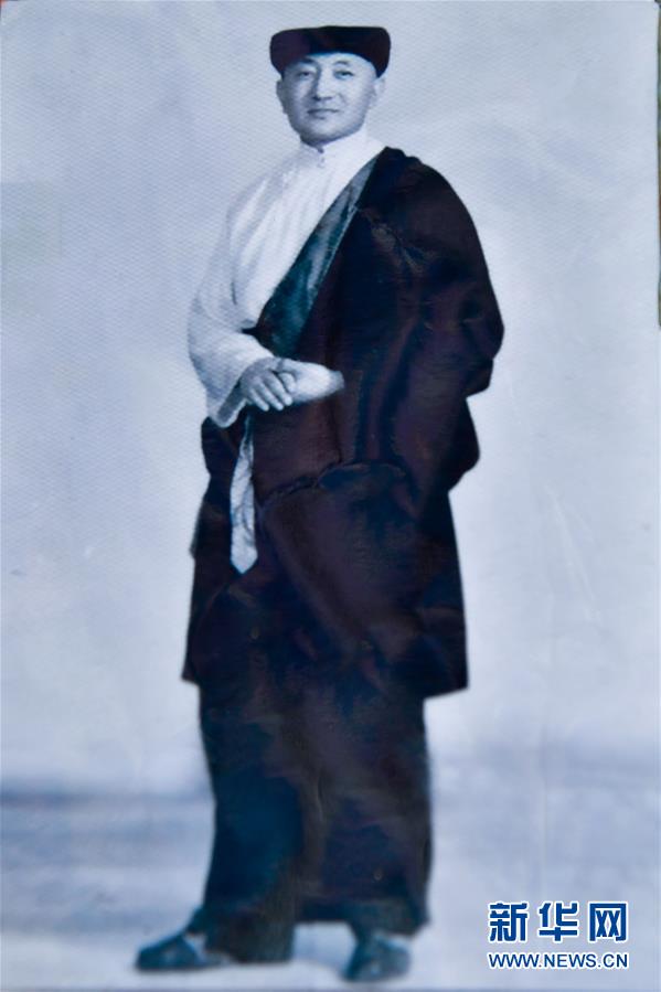 (新華全媒頭條·愛國情 奮斗者·圖文互動(dòng))(5)初心不改 紅心向黨——西部戰(zhàn)區(qū)陸軍某旅玉樹獨(dú)立騎兵連連長尼都塔生一家四代跟黨走紀(jì)實(shí)