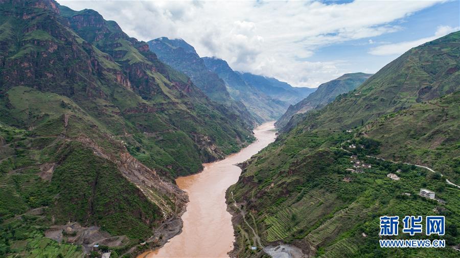 (新華全媒頭條·壯麗70年·奮斗新時代——記者再走長征路·圖文互動)(5)紅色的山河 綠色的家園——川滇紅軍長征沿線見聞