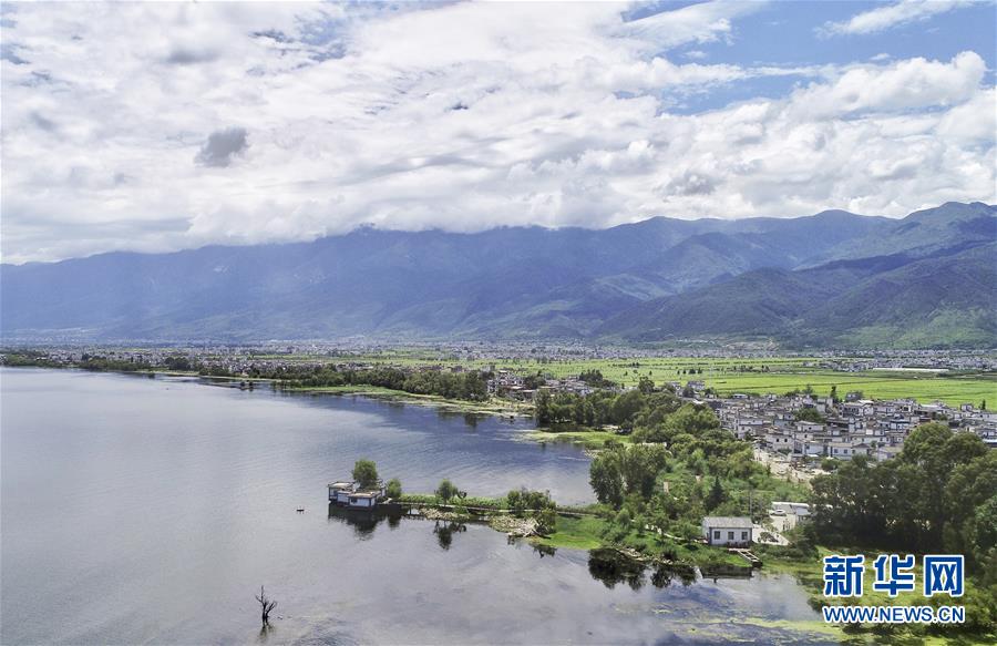 (在習近平新時代中國特色社會主義思想指引下——新時代新作為新篇章·總書記關(guān)心的百姓身邊事·圖文互動)(2)留住鄉(xiāng)愁 綻放新顏——傳統(tǒng)村落保護激發(fā)鄉(xiāng)村活力