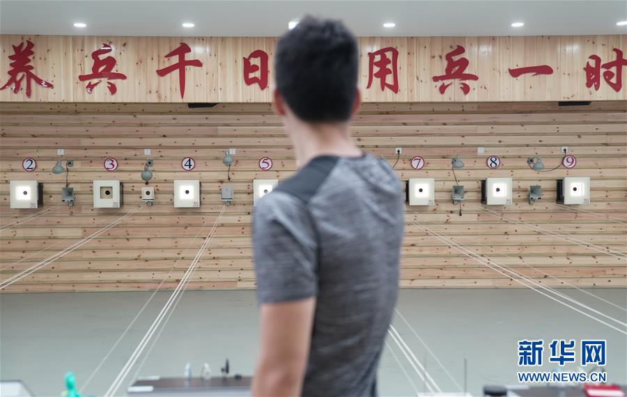 (軍運會·圖文互動)(15)斗志昂揚創(chuàng)佳績 壯懷激烈展雄風(fēng)——八一空軍五項隊成長記(配本社同題文字稿)