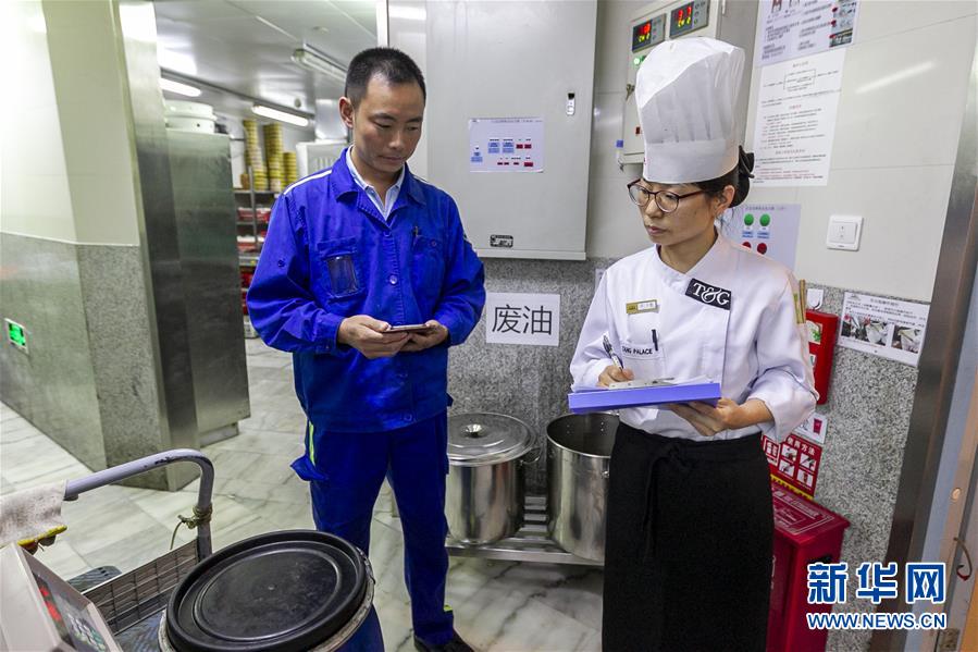 (新華全媒頭條·圖文互動(dòng))(1)上海:“三只桶”里看變化