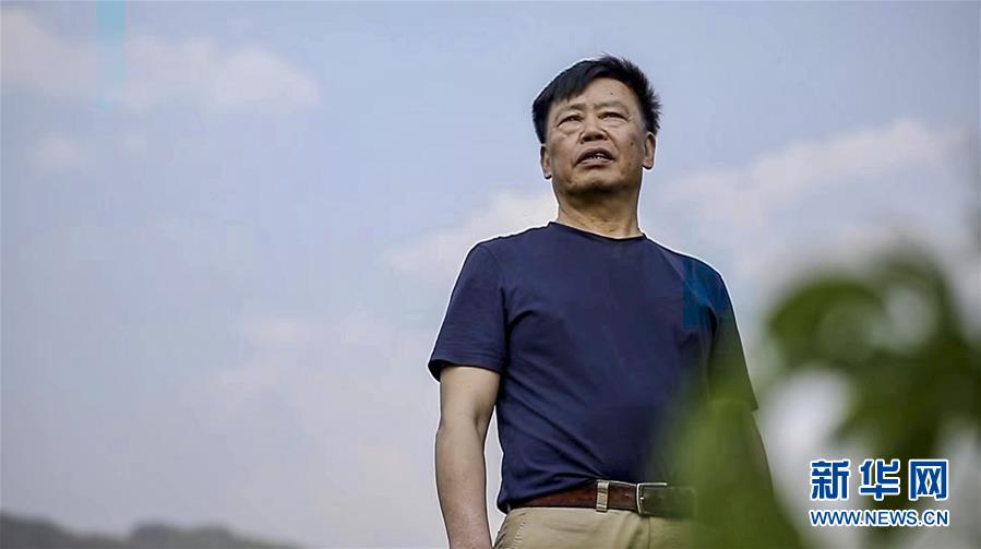 (新華全媒頭條·時(shí)代先鋒·圖文互動(dòng))(1)“要把論文寫在大地上”——記“農(nóng)民院士”朱有勇