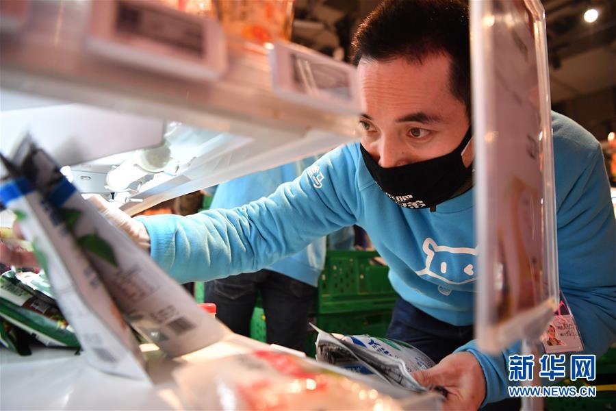 (聚焦疫情防控·圖文互動)(2)小曹“上崗”記——疫情下的“共享員工”