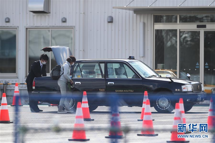 (國際)(2)“鉆石公主”號郵輪乘客陸續(xù)下船