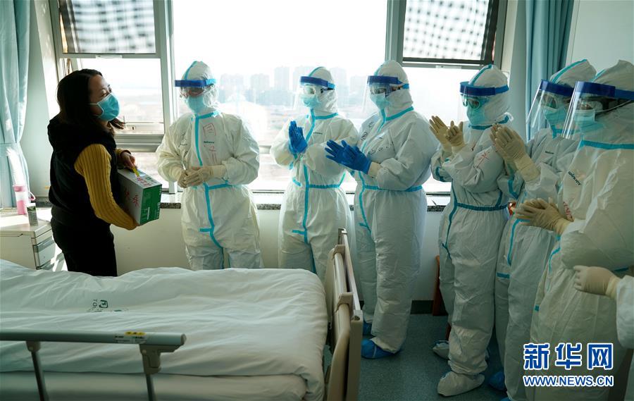 (新華全媒頭條·圖文互動)(6)“與國家同舟,與人民共濟”——新冠肺炎重癥救治同濟醫院戰“疫”直擊