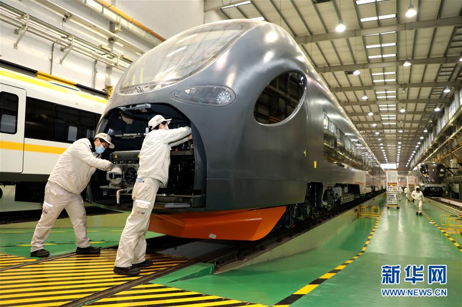 (圖文互動)(6)吃粉擼串,商圈“打卡”,動車出廠——湖南“標簽”復蘇記