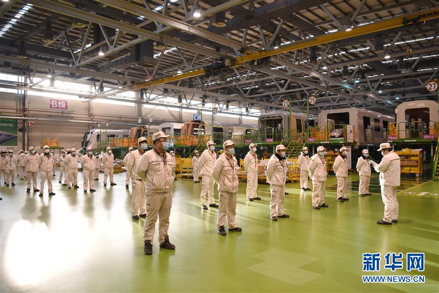 (圖文互動)(7)吃粉擼串,商圈“打卡”,動車出廠——湖南“標簽”復蘇記