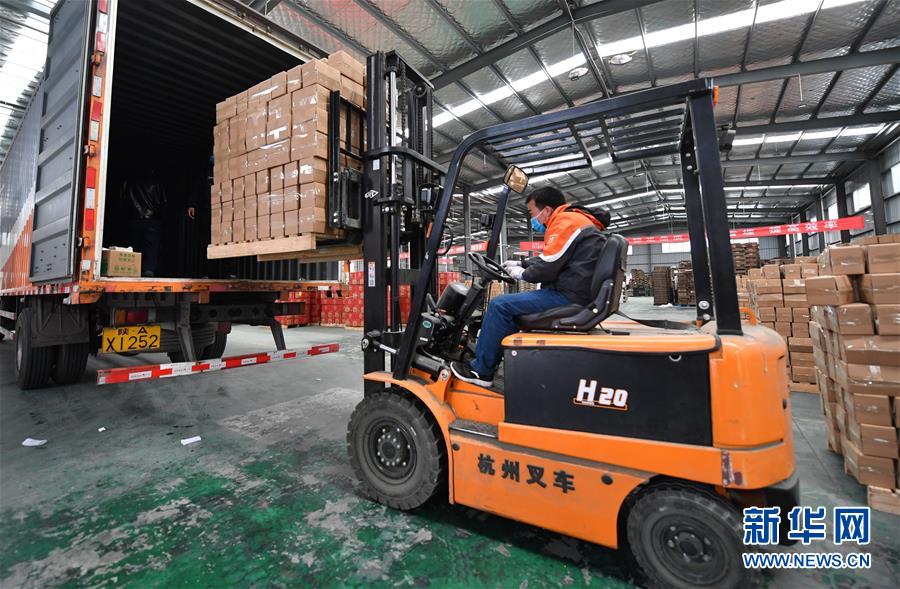 （聚焦疫情防控·圖文互動）（6）“一輛輛車出發，春暖花開的日子就不遠了”——西北電商大縣陜西省武功縣復工見聞