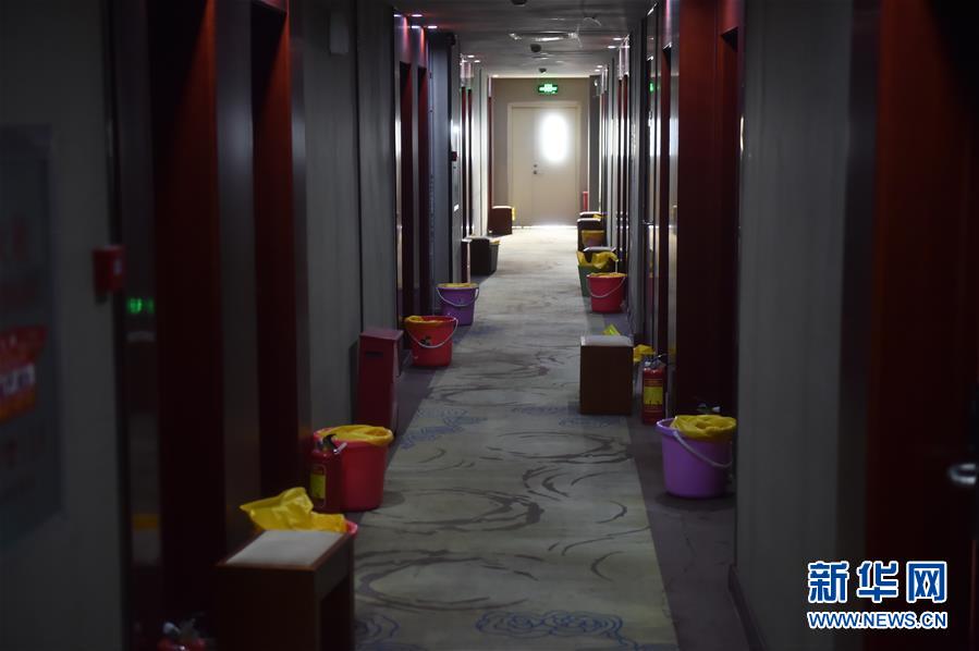 (聚焦疫情防控·圖文互動)(10)“感恩每一位‘不曾謀面’的醫(yī)護人員”——探訪返京人員醫(yī)學集中隔離觀察點