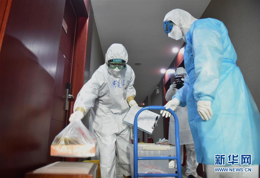 (聚焦疫情防控·圖文互動)(3)“感恩每一位‘不曾謀面’的醫(yī)護人員”——探訪返京人員醫(yī)學集中隔離觀察點