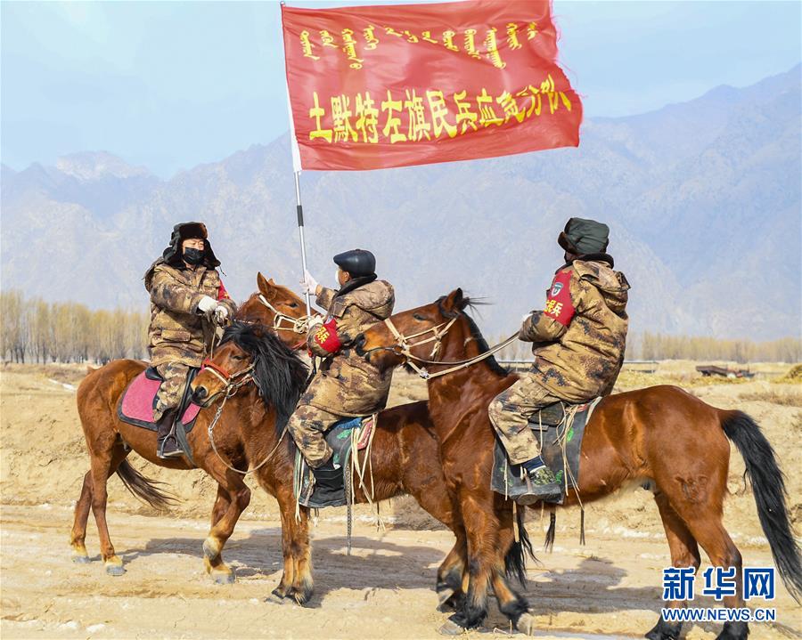 (聚焦疫情防控·圖文互動)(3)行進在鄉間的馬背巡邏隊