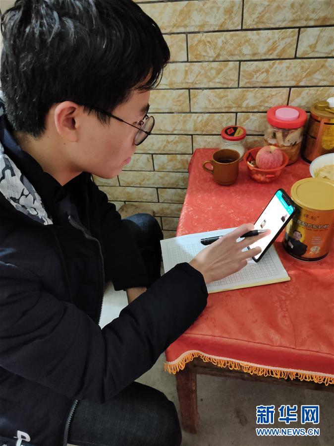 (新華網·圖文互動)(1)為“逆行者”后方護航,這些大學生的假期不一般