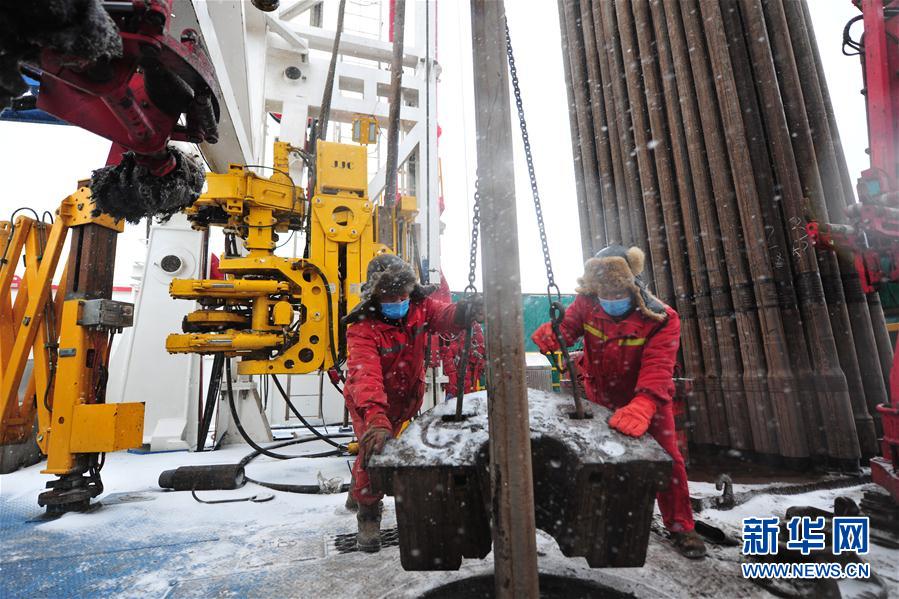 (圖文互動(dòng))(2)大慶油田:一手抓防疫,一手抓生產(chǎn)