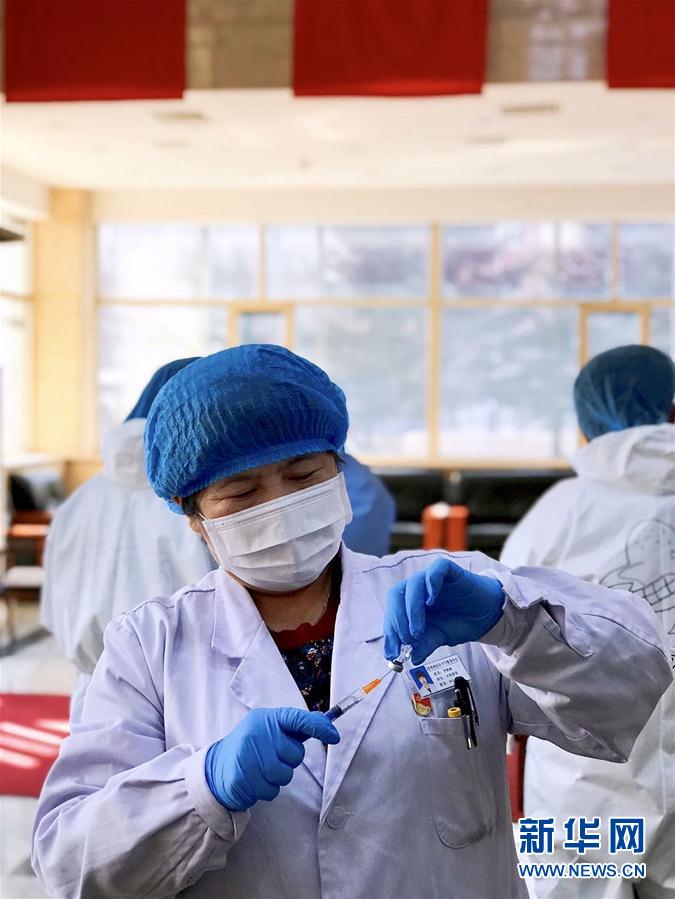 (在習近平新時代中國特色社會主義思想指引下——新時代新作為新篇章·習近平總書記關切事·圖文互動)(7)口罩擋不住你的美——戰(zhàn)“疫”一線巾幗掠影