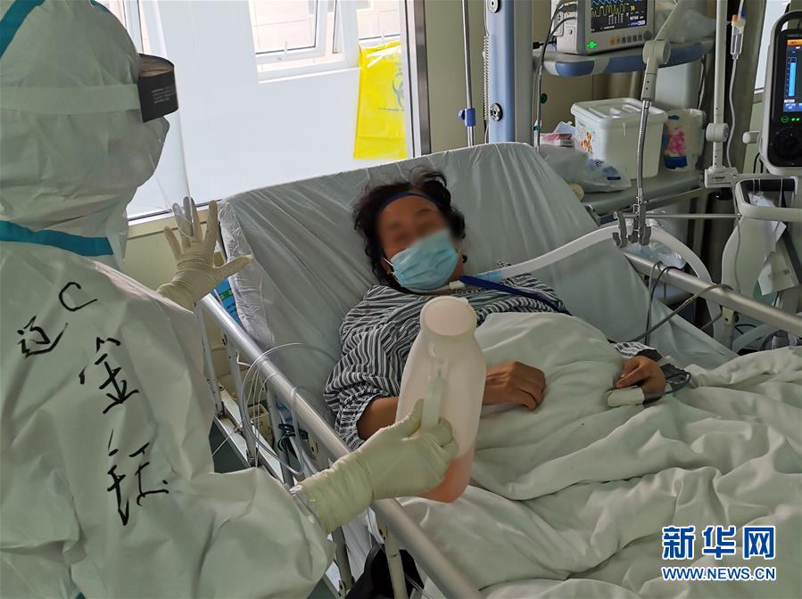 （一線抗疫群英譜·圖文互動(dòng)）（5）生命之光，溫暖“無(wú)面之交”——記抗疫一線重癥監(jiān)護(hù)室90后護(hù)士金鈺 