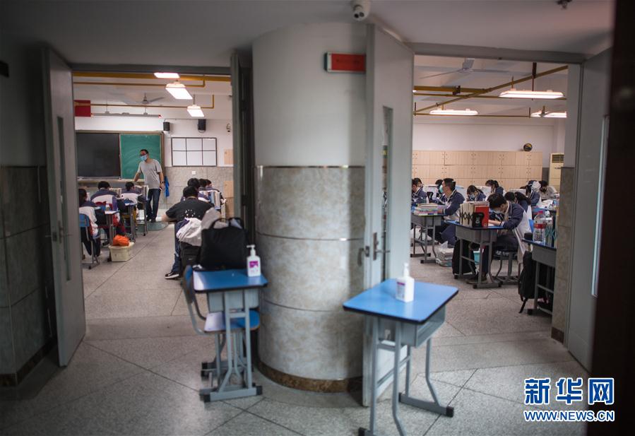 (聚焦疫情防控)(4)直擊武漢高三年級復學現場