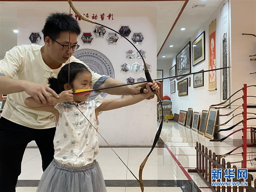 (圖文互動)(1)“泥書”老“絕活” “非遺”新“芳華”