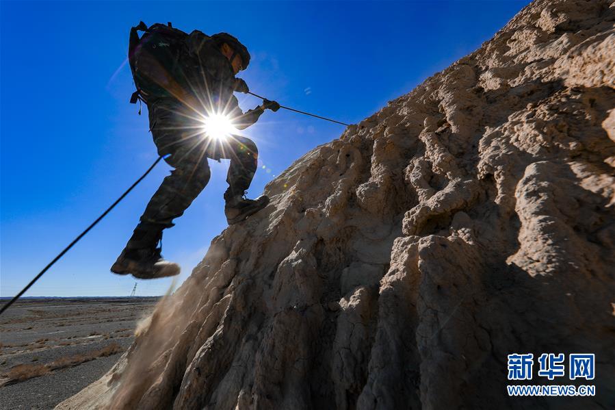 (圖文互動)(5)武警部隊(duì)抓好常態(tài)化疫情防控條件下“魔鬼周”極限訓(xùn)練