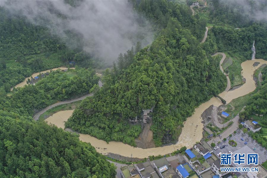 (社會(huì))(2)重慶黔江遭遇新一輪強(qiáng)降雨天氣