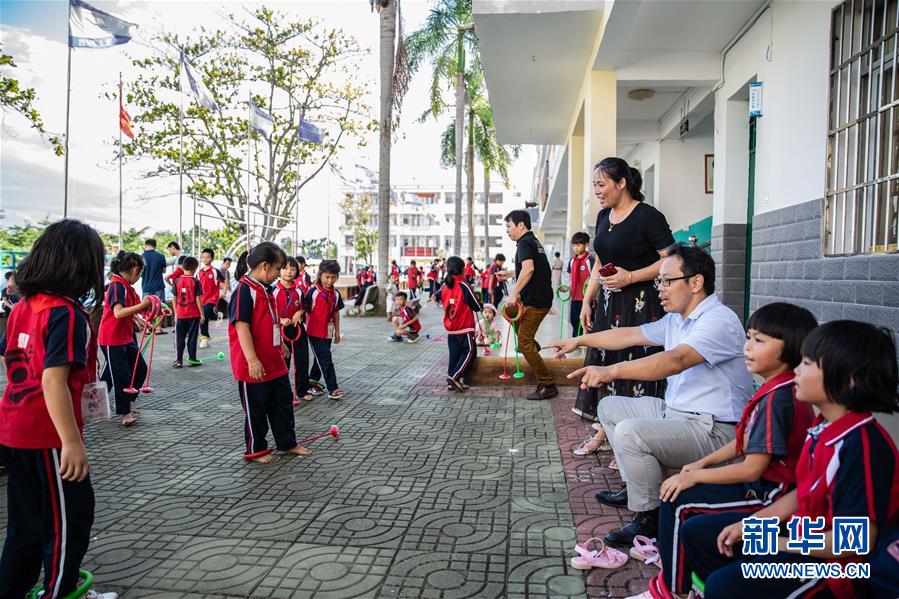 (走向我們的小康生活·圖文互動)(1)從“民生之盼”到“民生之變”——海南瞄準“痛點”發(fā)力建設幸福家園