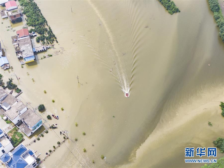 (新華全媒頭條·圖文互動(dòng))(6)百萬群眾大轉(zhuǎn)移——抗洪搶險(xiǎn)救援直擊