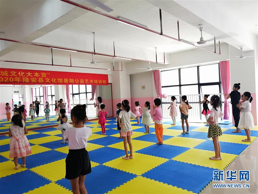 (特別的暑期生活·圖文互動)(2)她們的愿望,在這個(gè)假期實(shí)現(xiàn)——廣西隆安易地扶貧搬遷安置區(qū)暑期見聞